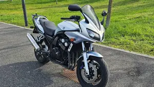 Yamaha FZS 600 Fazer (2002 - 03)  (4)
