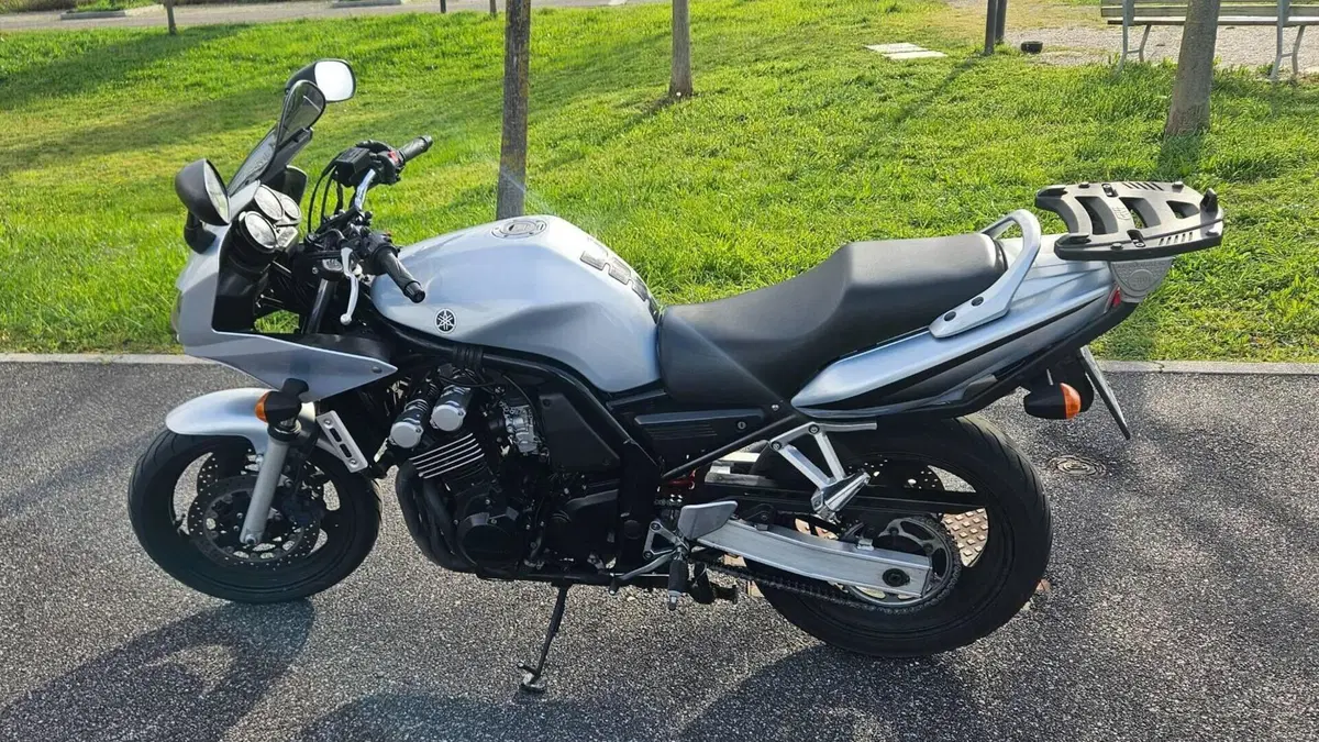 Yamaha FZS 600 Fazer (2002 - 03)  (5)