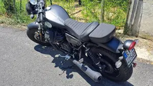 Moto Guzzi V9 Bobber (2021 - 25)  (3)