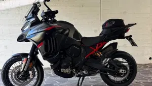 Ducati Multistrada V4 S Grand Tour (2024)  (2)