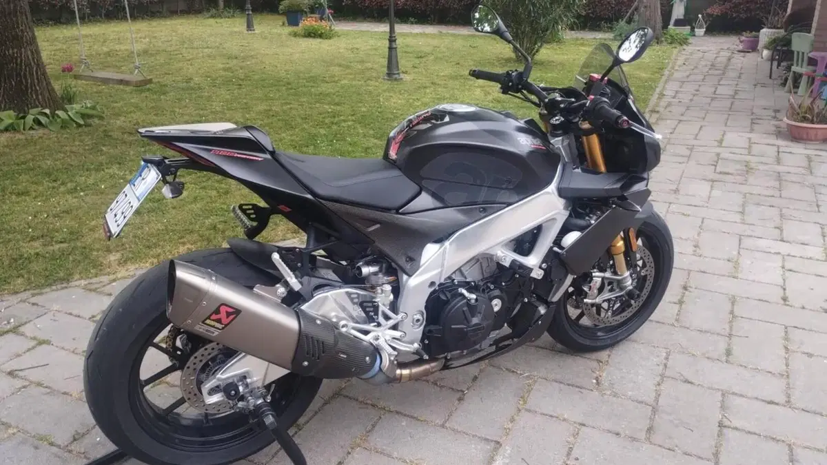 Aprilia Tuono V4 Factory (2019 - 20)  (2)