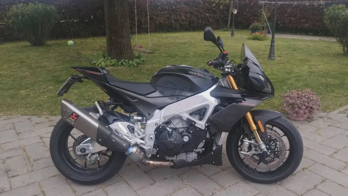 Aprilia Tuono V4 Factory (2019 - 20)  (3)