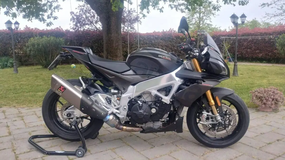 Aprilia Tuono V4 Factory (2019 - 20)  (5)