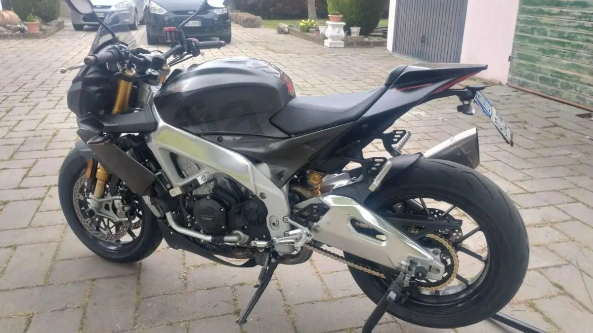 Aprilia Tuono V4 Factory (2019 - 20)  (12)