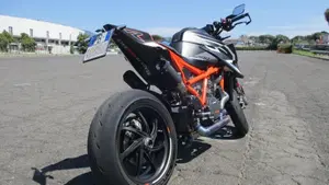 KTM 1290 Super Duke RR (2023)  (3)