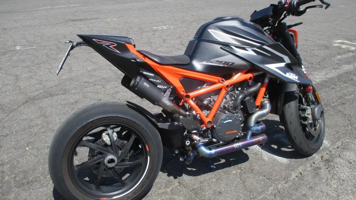 KTM 1290 Super Duke RR (2023)  (5)