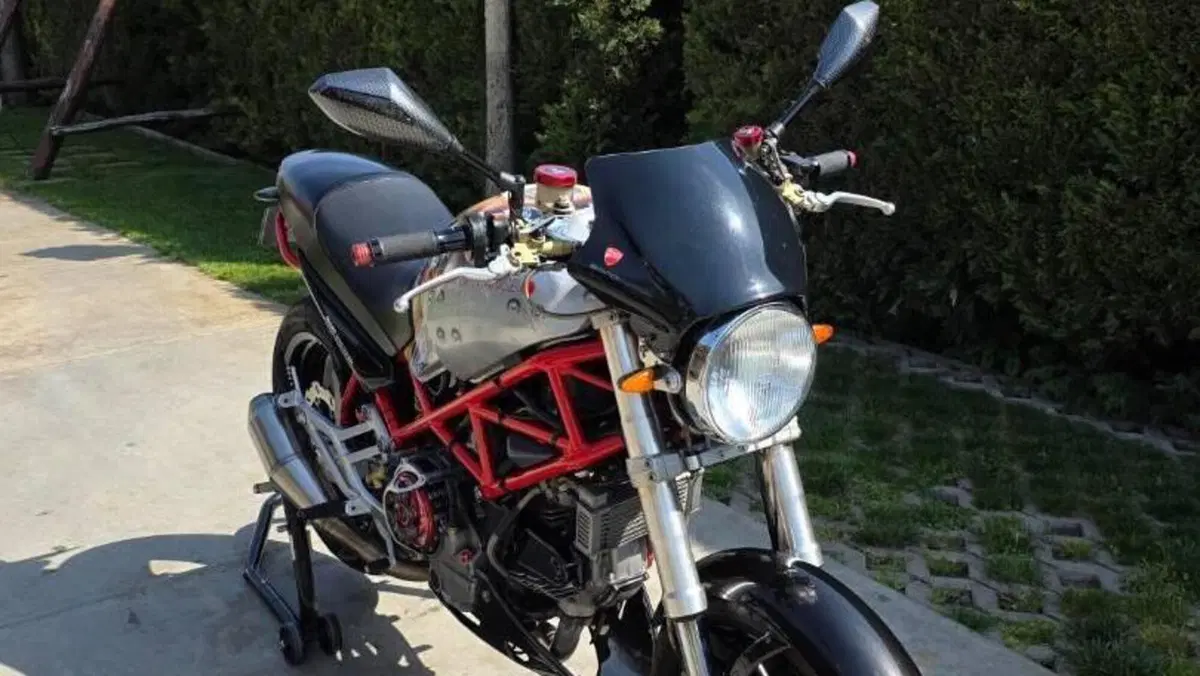 Ducati Monster 900 City (1998 - 02)  (2)