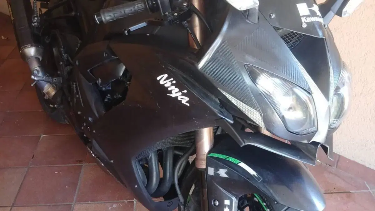 Kawasaki Ninja 1000 ZX-10R (2008 - 09)  (2)