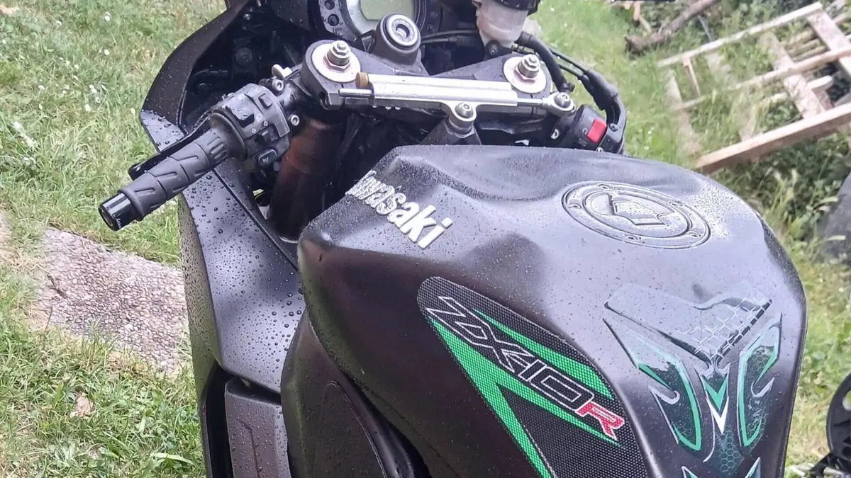 Kawasaki Ninja 1000 ZX-10R (2008 - 09)  (4)