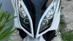 Kymco Downtown 300i (2009 - 17)  (2)