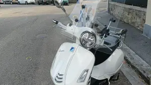 Vespa GTS 300 Hpe (2019) 