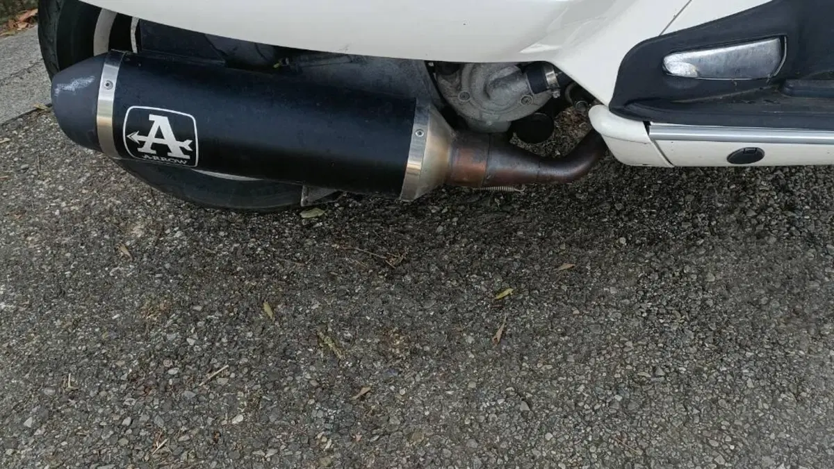 Vespa GTS 300 Hpe (2019)  (5)
