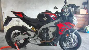 Aprilia Tuono 660 Factory (2022 - 24)  (5)