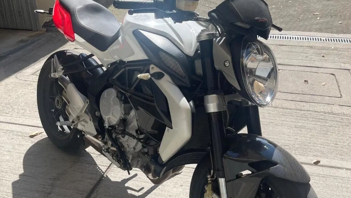 MV Agusta Brutale 800 (2012 - 15)  (2)