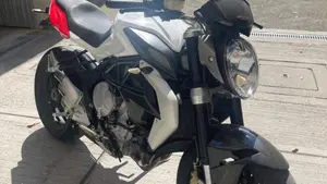 MV Agusta Brutale 800 (2012 - 15)  (2)