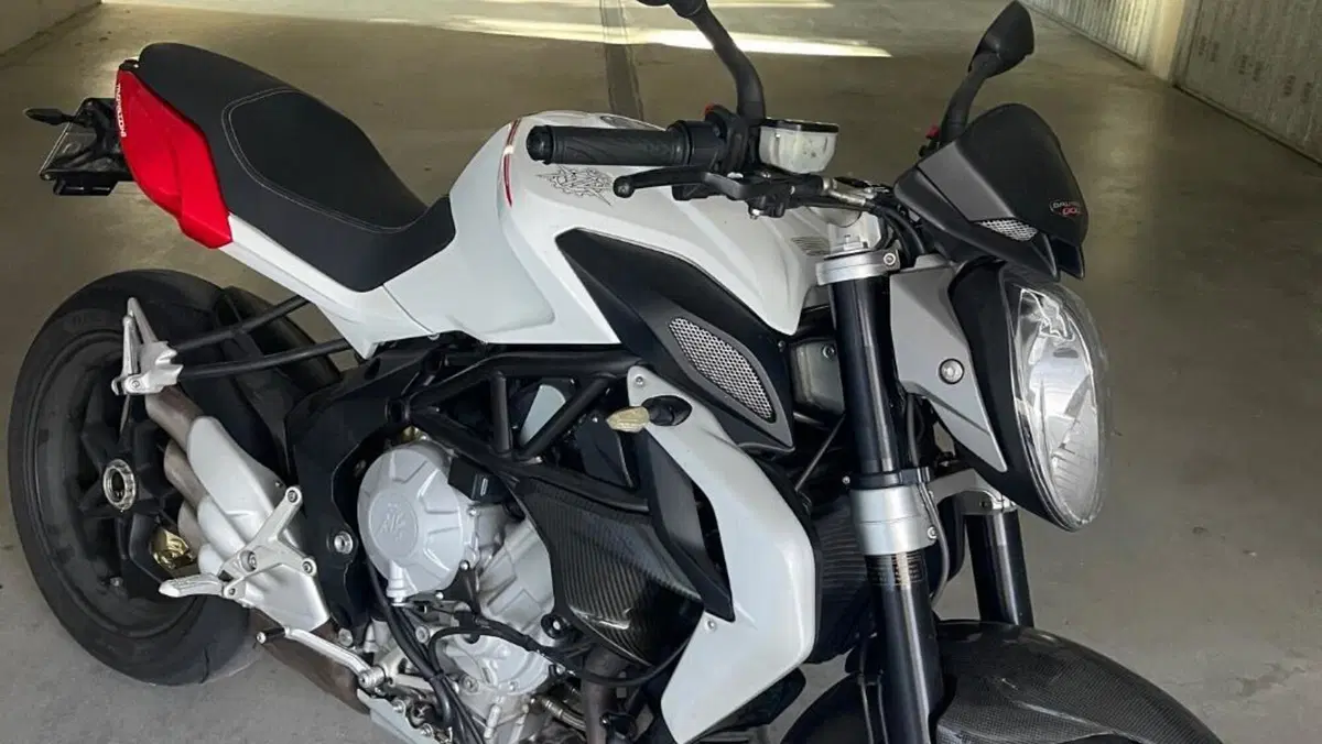 MV Agusta Brutale 800 (2012 - 15)  (10)