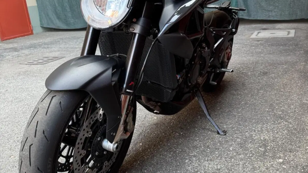 MV Agusta Brutale 800 (2020)  (7)