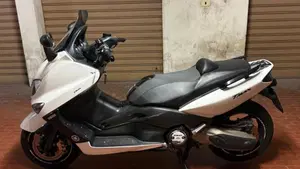 Yamaha T-Max 500 (2004 - 07)  (5)