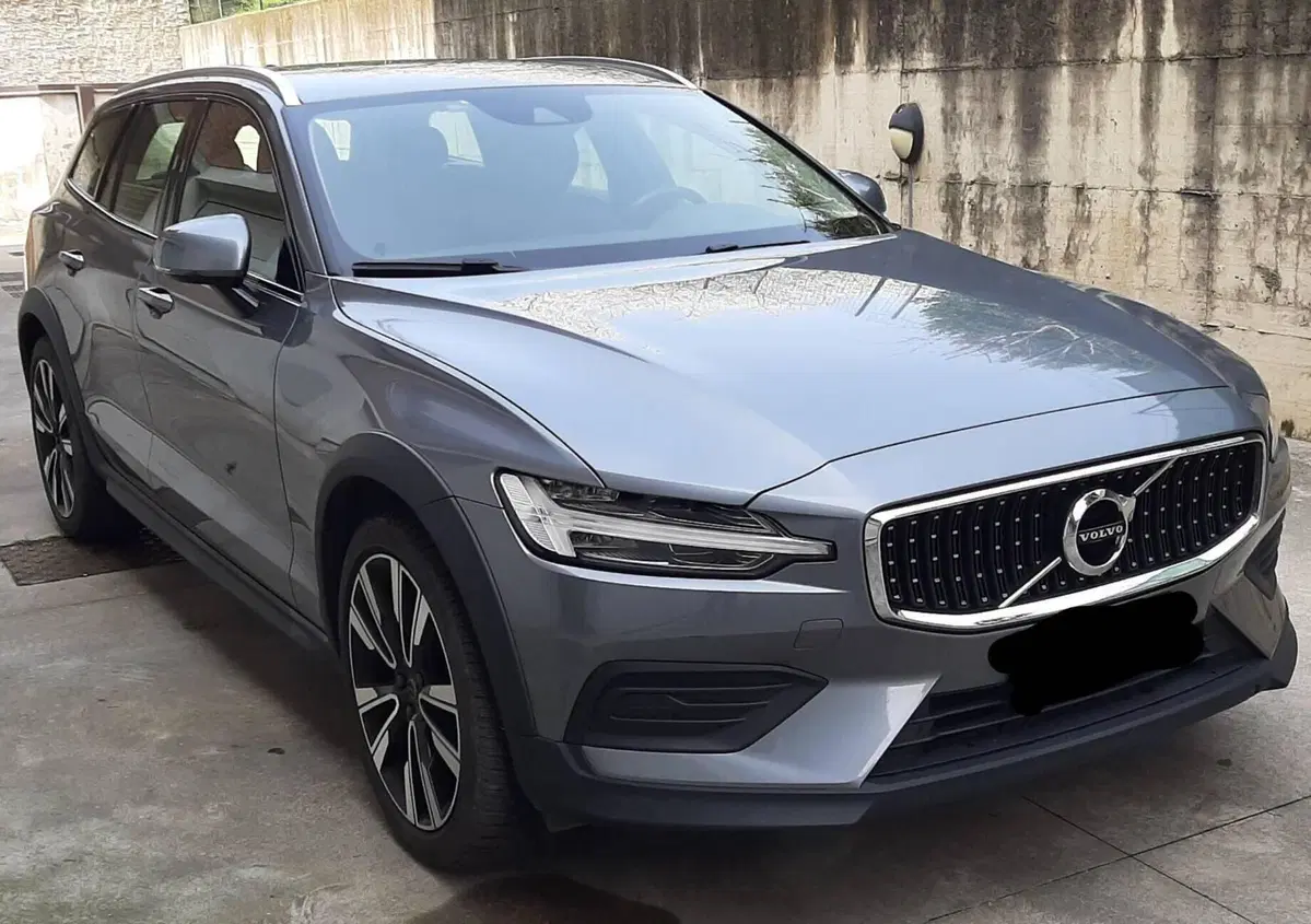 Volvo V60 Cross Country D4 AWD Geartronic Business Pro (2)