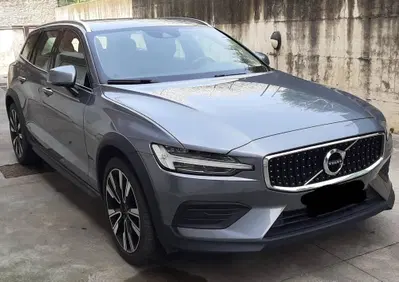 Volvo V60 Cross Country D4 AWD Geartronic Business Pro (2)
