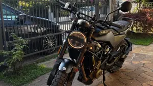 Husqvarna Svartpilen 401 (2021 - 23) 