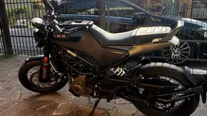 Husqvarna Svartpilen 401 (2021 - 23)  (2)