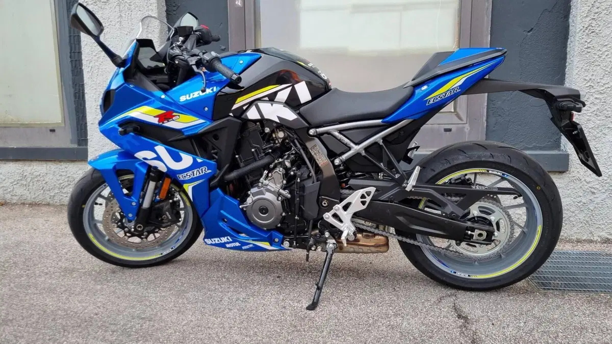 Suzuki GSX-8R (2024 - 26)  (2)