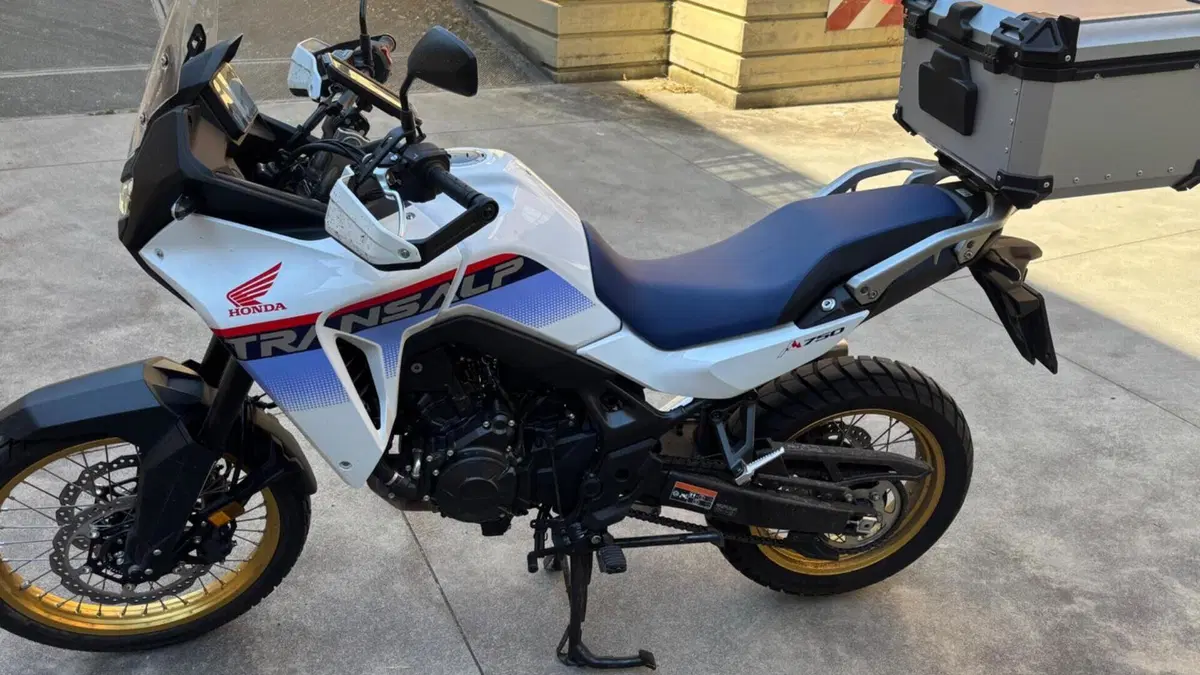 Honda Transalp XL750 (2025)  (3)