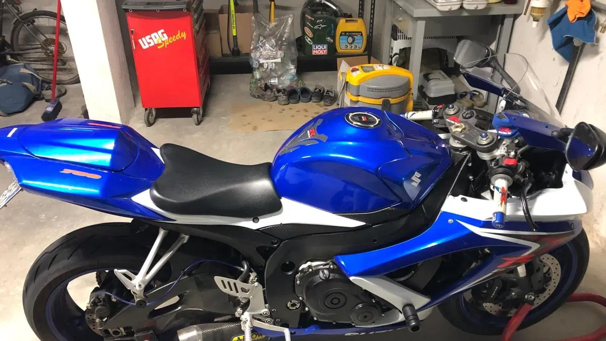Suzuki GSX R 750 (2008 - 10)  (2)