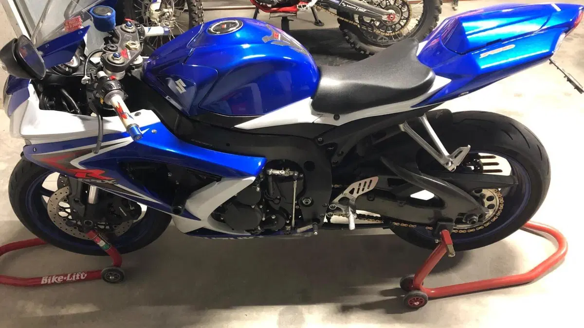 Suzuki GSX R 750 (2008 - 10)  (3)