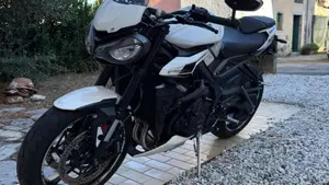 Triumph Street Triple 765 R (2023 - 26)  (3)