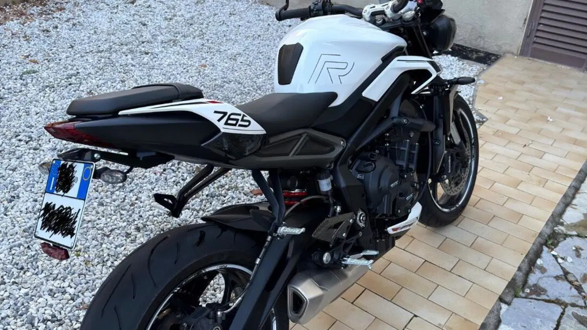 Triumph Street Triple 765 R (2023 - 26)  (4)