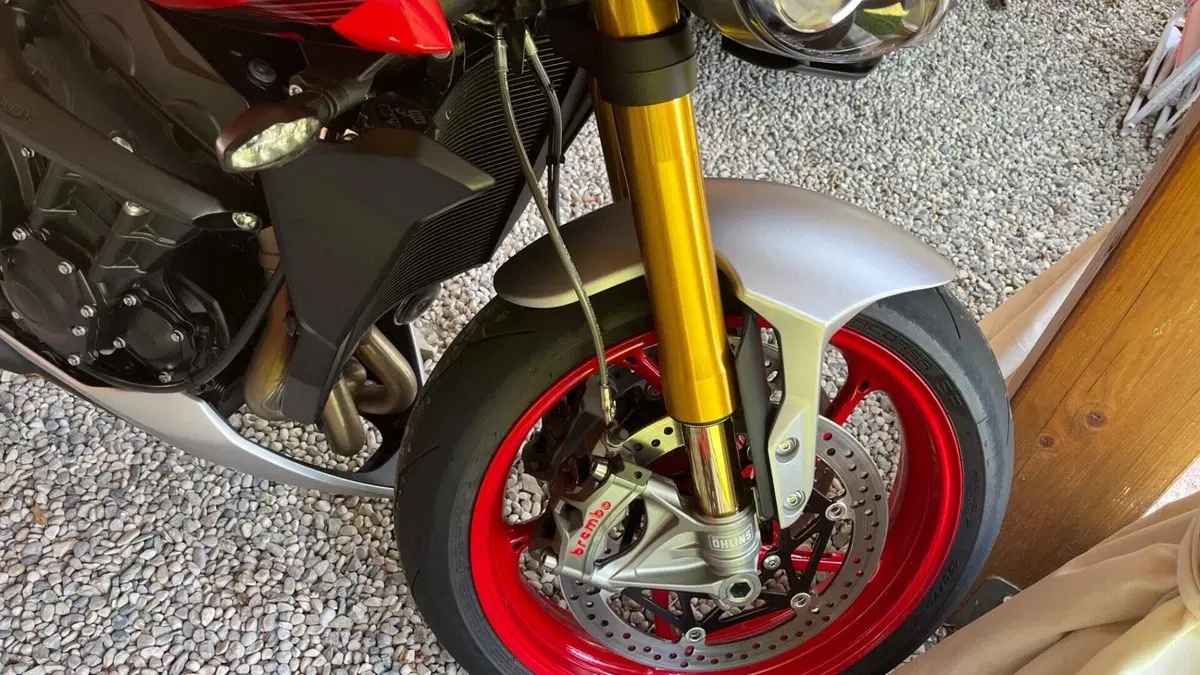 Triumph Street Triple 765 RX (2026)  (4)
