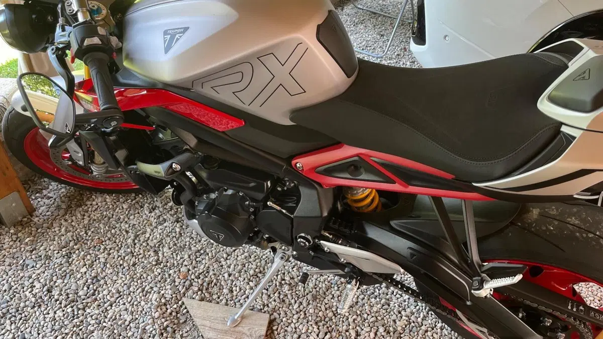 Triumph Street Triple 765 RX (2026)  (7)