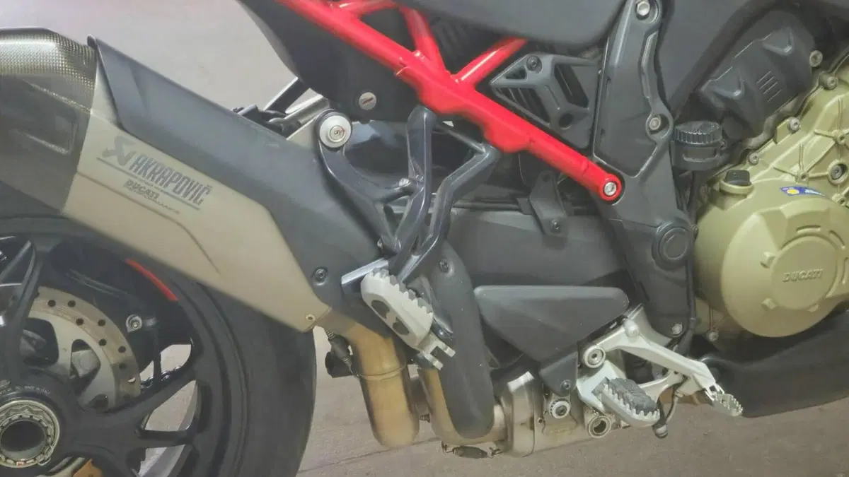 Ducati Multistrada V4 Pikes Peak (2021 - 24)  (4)