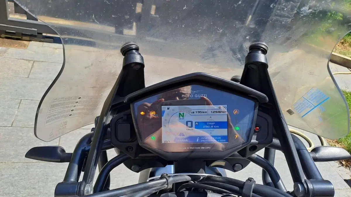 Moto Guzzi V85 TT (2019 - 20)  (2)