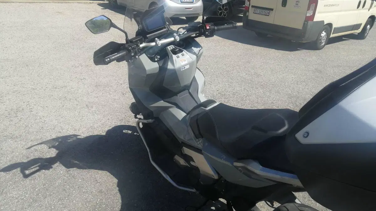 Honda X-ADV 750 DCT Travel (2021 - 24)  (3)