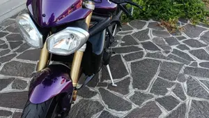 Triumph Street Triple (2007 - 12)  (2)