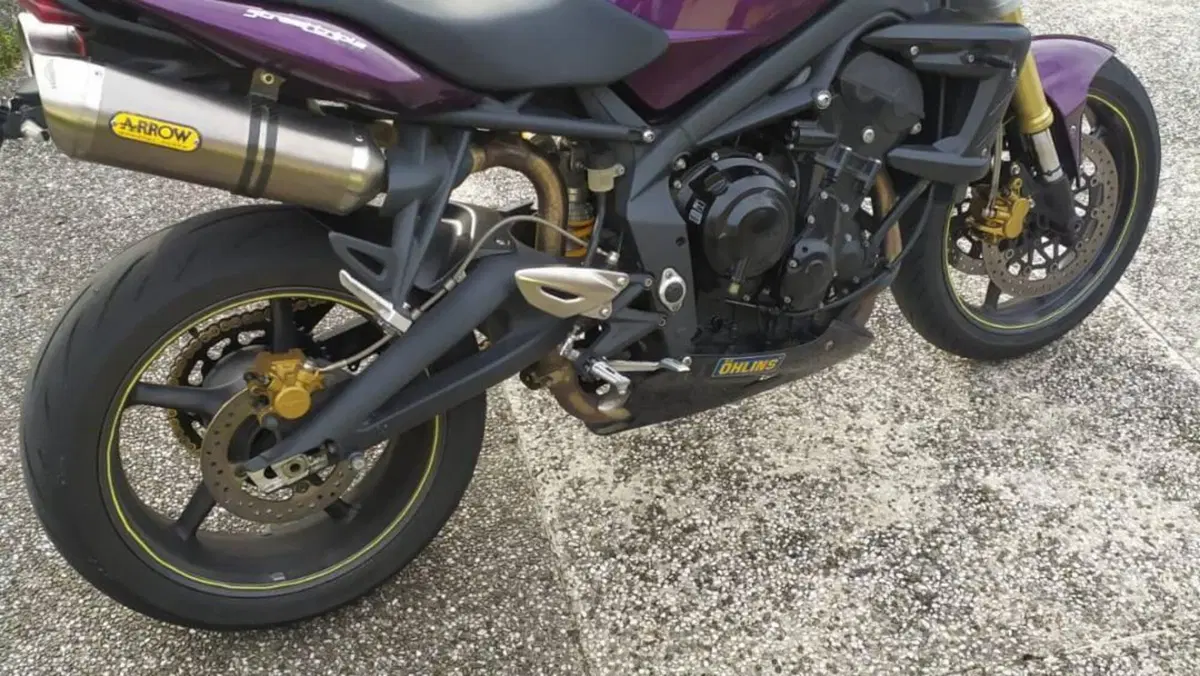 Triumph Street Triple (2007 - 12)  (7)