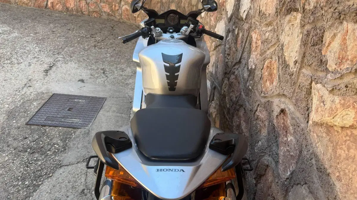 Honda VFR 800 (2002 - 05)  (6)