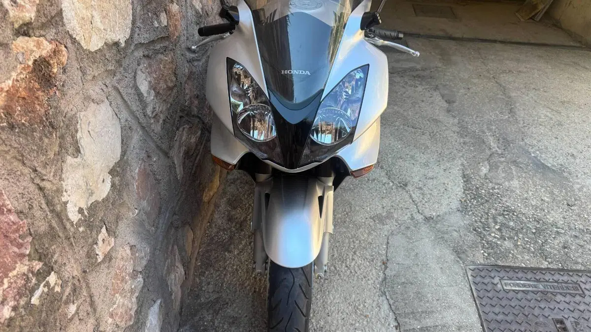 Honda VFR 800 (2002 - 05)  (9)