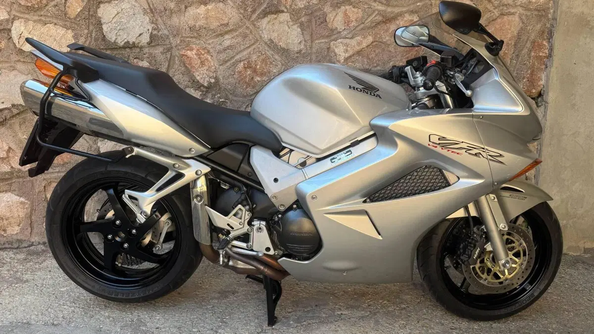 Honda VFR 800 (2002 - 05)  (16)