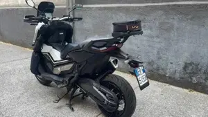 Honda X-ADV 750 (2017)  (2)
