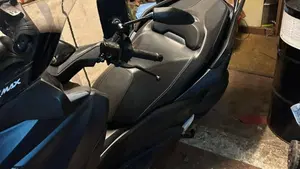 Yamaha X-Max 300 (2021 - 24)  (2)
