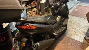 Yamaha X-Max 300 (2021 - 24)  (3)