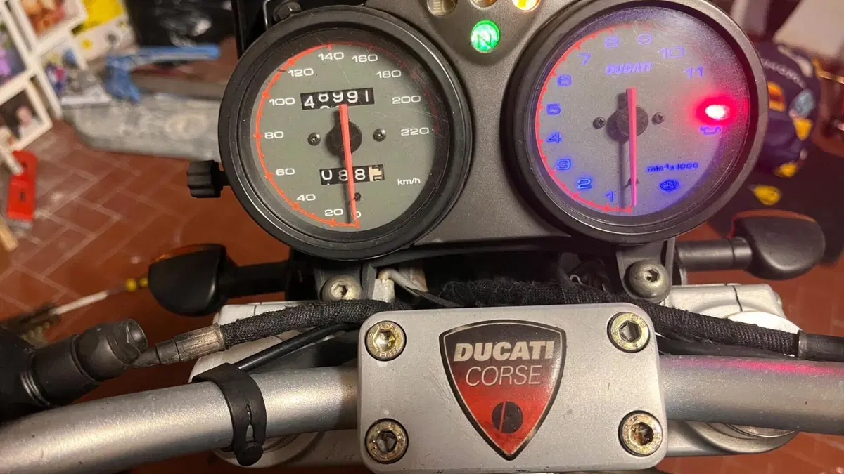 Ducati Monster 600 Dark (1998 - 01)  (15)