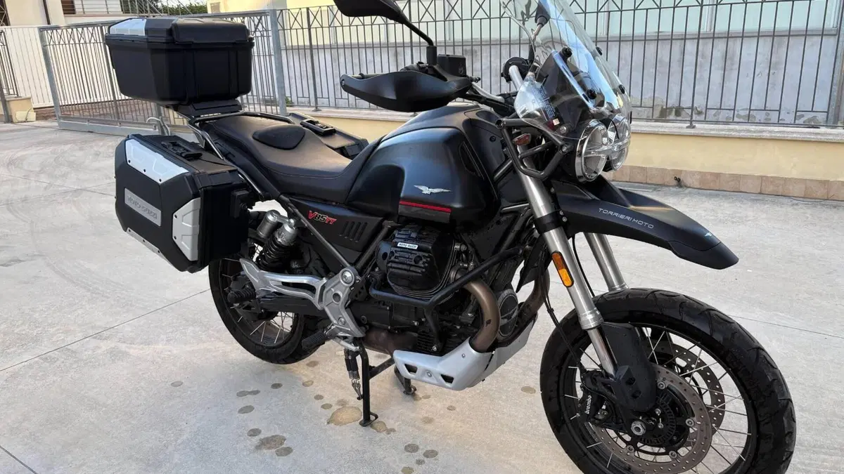 Moto Guzzi V85 TT (2021 - 23)  (3)