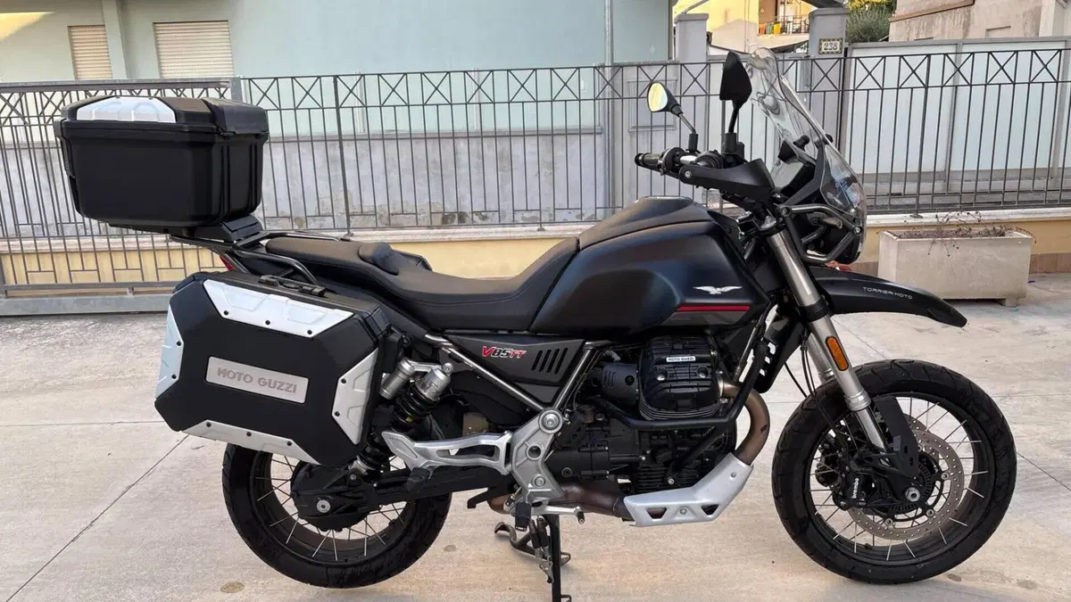 Moto Guzzi V85 TT (2021 - 23)  (4)
