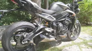 Triumph Street Triple 765 RS (2023 - 26)  (7)