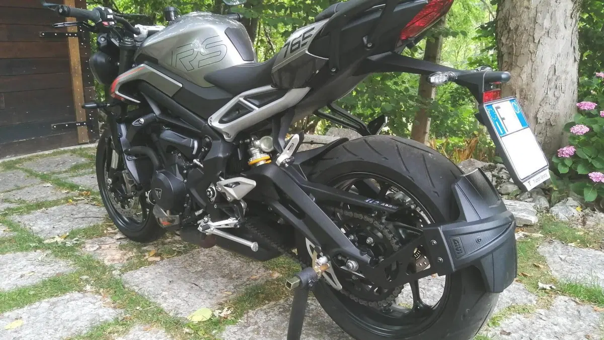Triumph Street Triple 765 RS (2023 - 26)  (9)